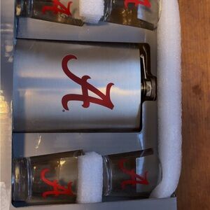 Alabama Crimson Tide Flask and Shot Glass Set